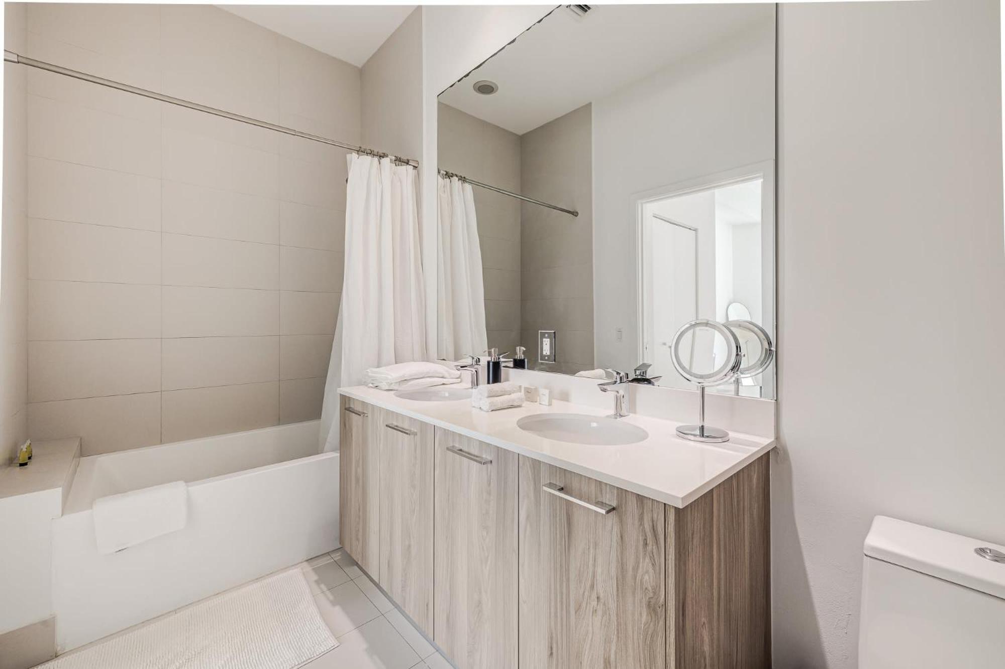 Unique High-Rise Condo In マイアミ エクステリア 写真